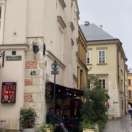 Z Ogrodem Przy Starej Zajezdni 公寓