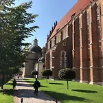 Z Ogrodem Przy Starej Zajezdni Apartman Krakkó