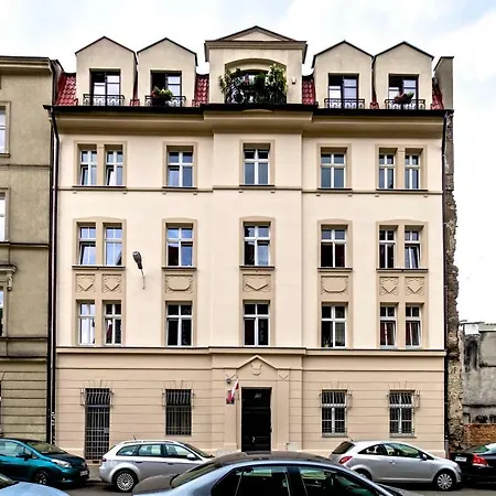 Z Ogrodem Przy Starej Zajezdni * Cracovia