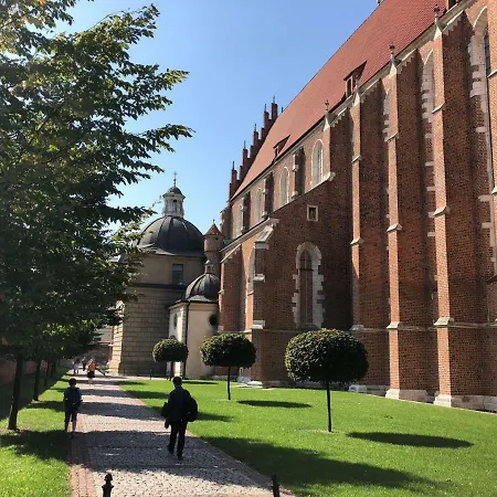 Z Ogrodem Przy Starej Zajezdni Daire Krakow