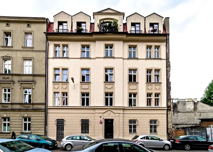 Z Ogrodem Przy Starej Zajezdni * Krakow