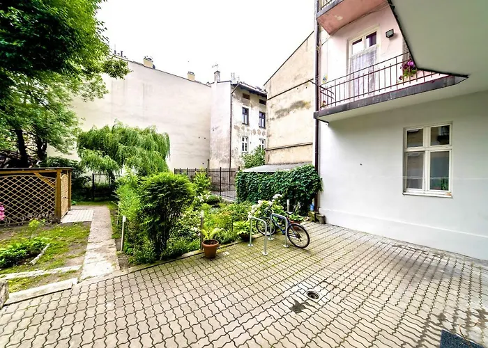 Apartment Z Ogrodem Przy Starej Zajezdni *