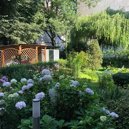 Appartamento Z Ogrodem Przy Starej Zajezdni