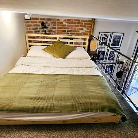 Z Ogrodem Przy Starej Zajezdni Apartamento *