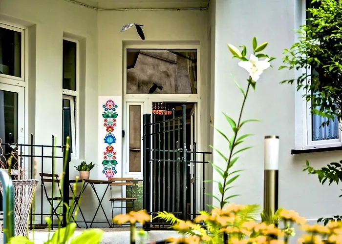 Z Ogrodem Przy Starej Zajezdni Apartamento *